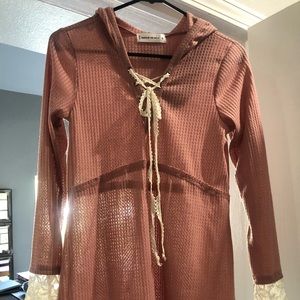 Hooded babydoll top with lace sleeves